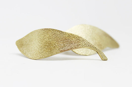The Art and Science of Artisan Jewelry: Balancing Tradition and Innovation