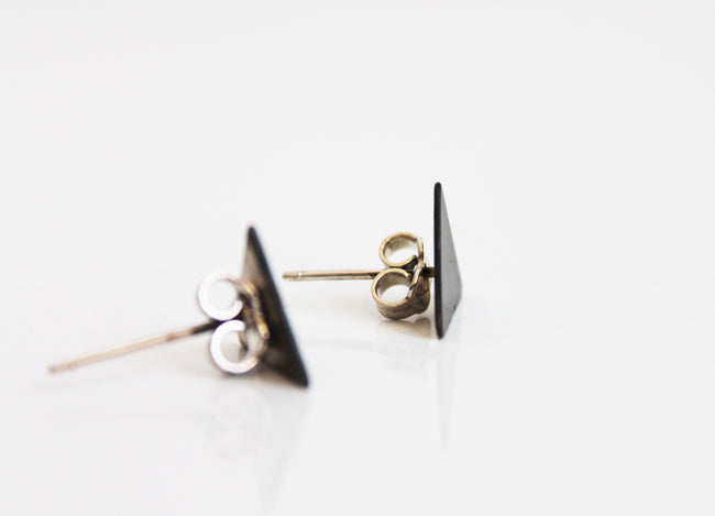 Everyday triangle studs // matte or black silver
