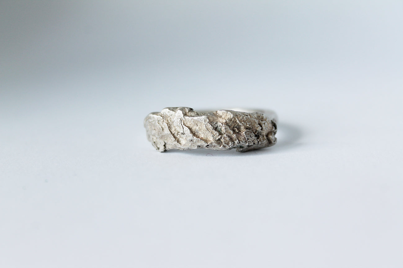 Unique silver bold ring