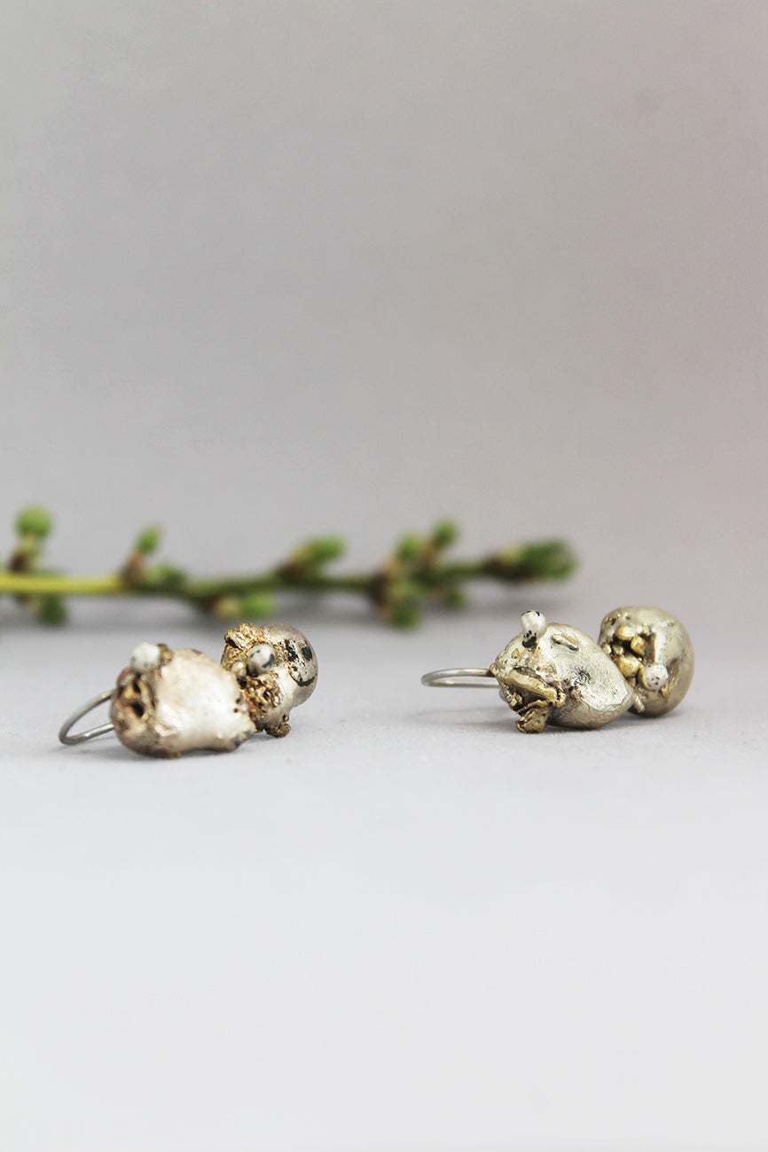 Charming mixed metal drop earrings / ŠFRLJIĆI