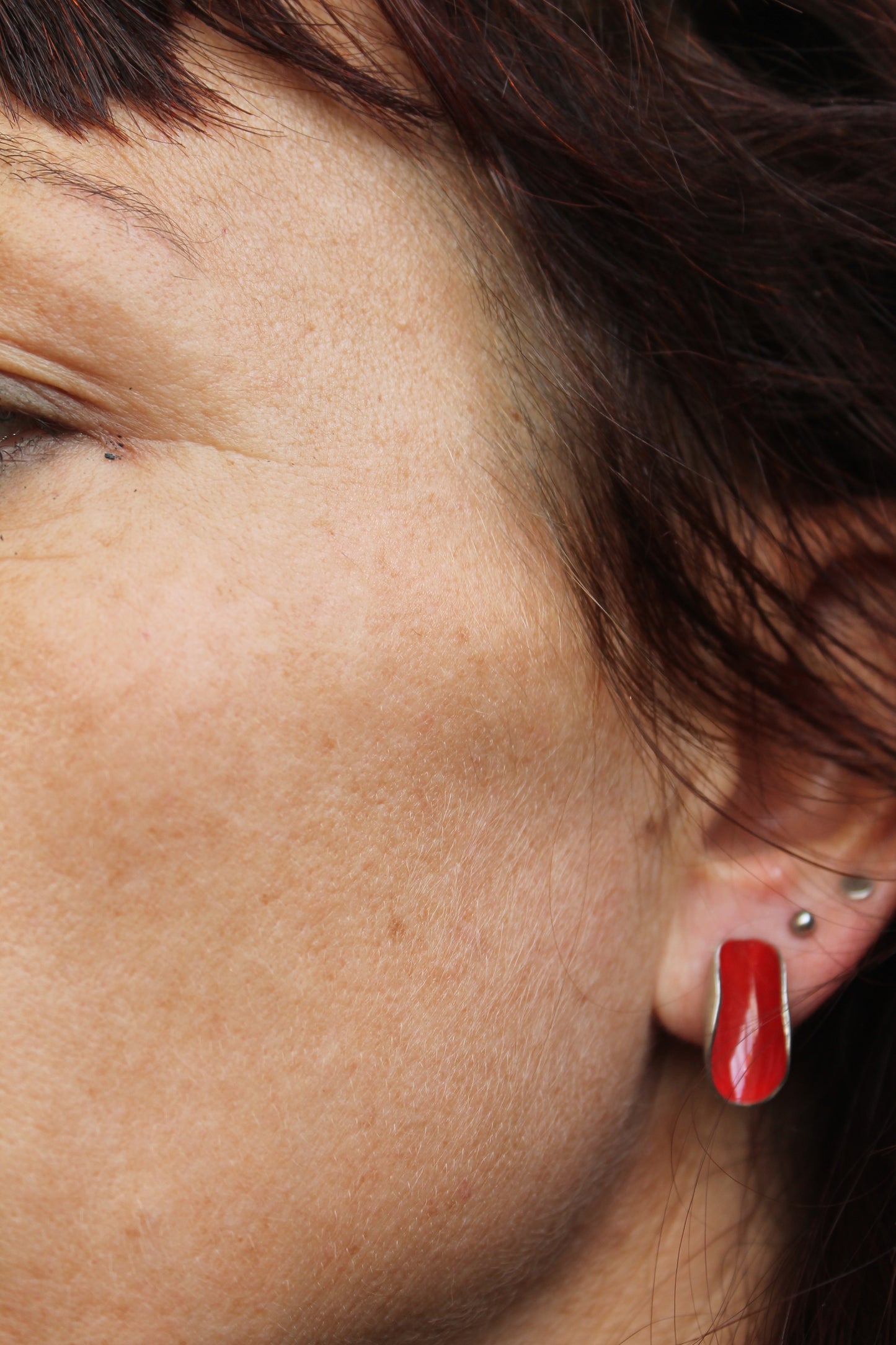 Silver shell Earrings / Red, Blue, White, Sprayed or Black Silver