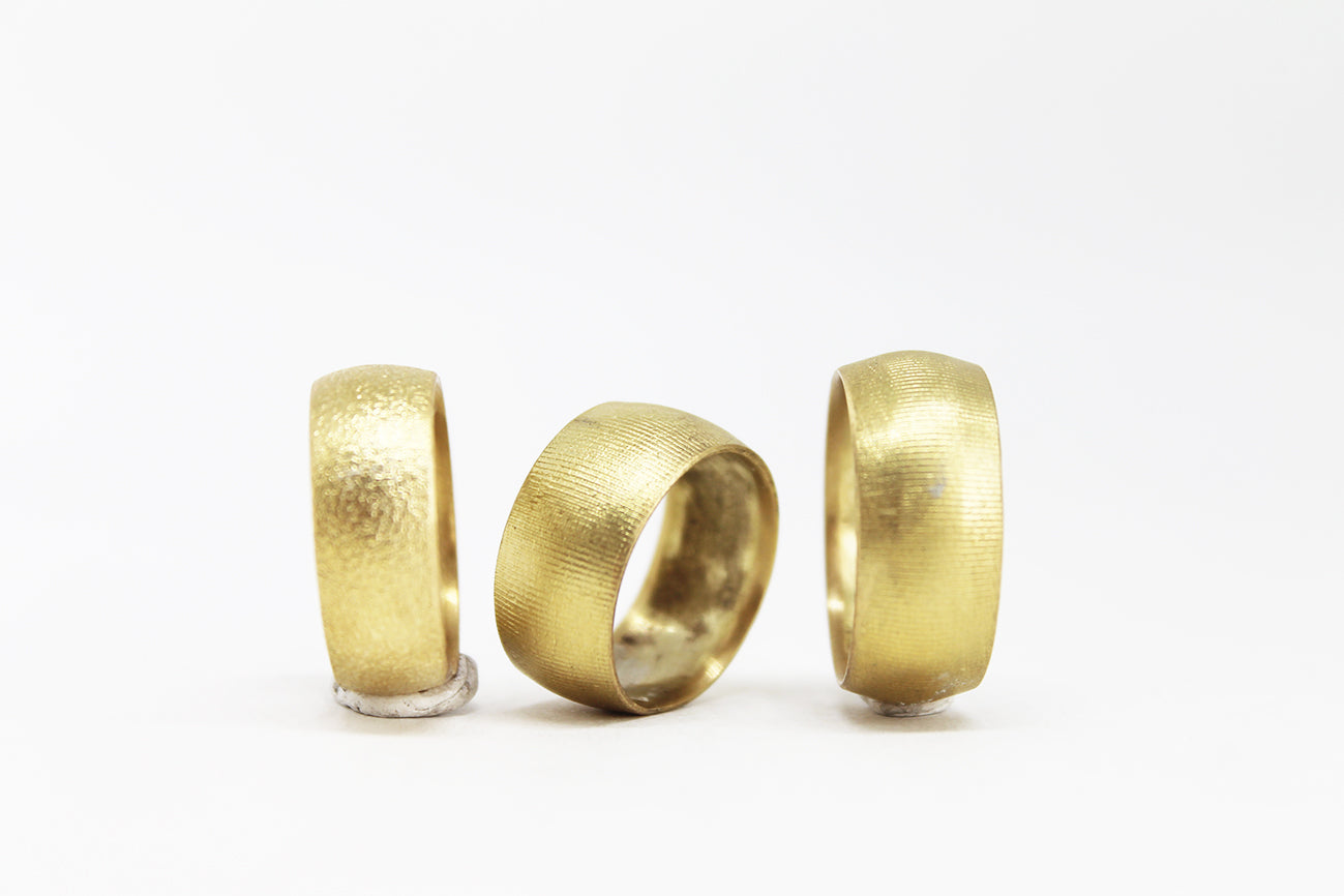 Minimal textured unisex rings / 3 sizes