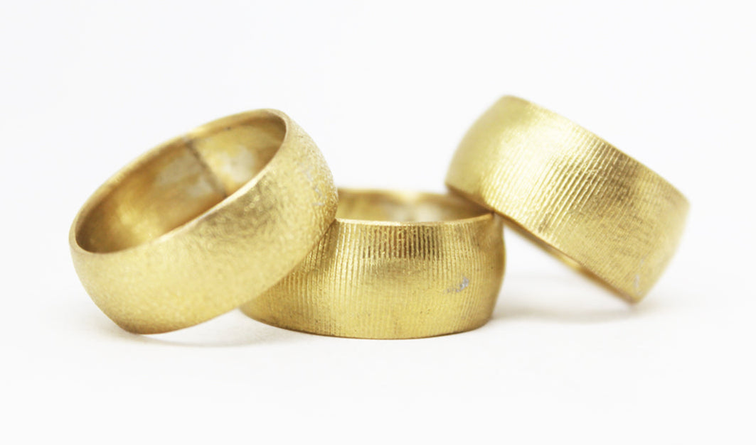 Minimal textured unisex rings / 3 sizes
