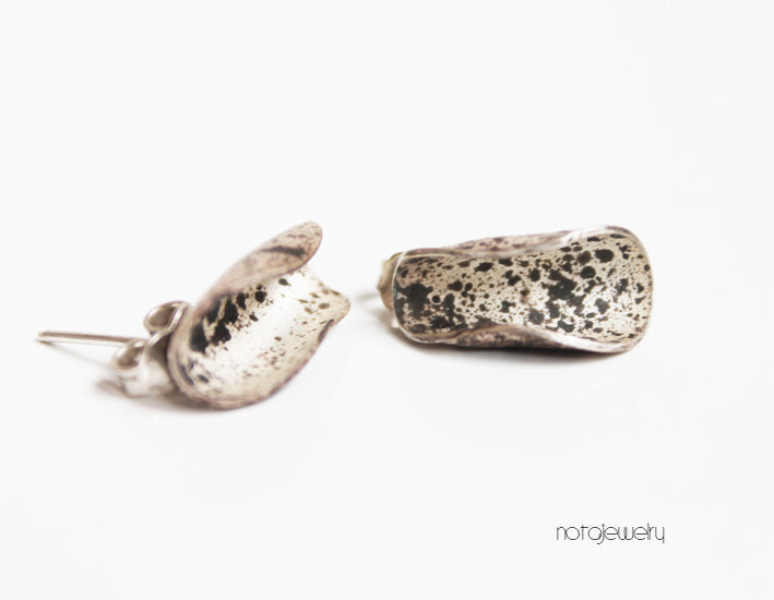 Silver shell Earrings / Red, Blue, White, Sprayed or Black Silver