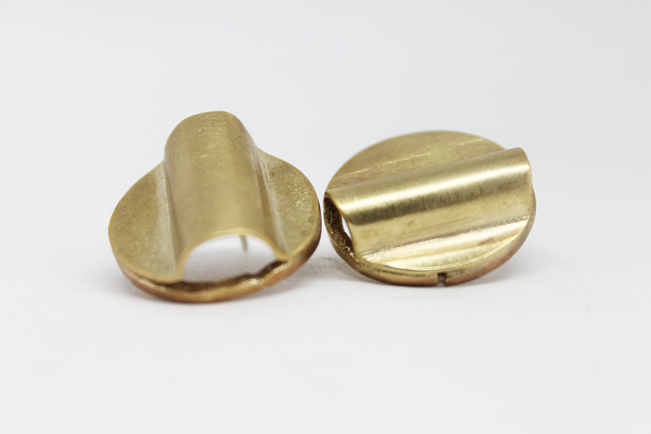 Wavy mixed metal studs