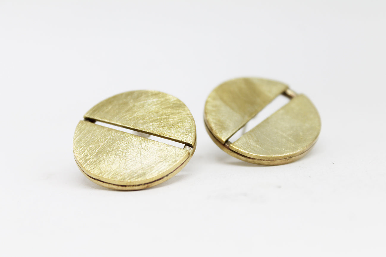 Statement Mixed metal goldish studs