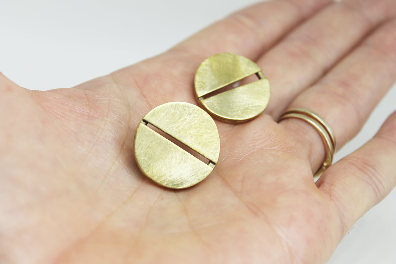 Statement Mixed metal goldish studs