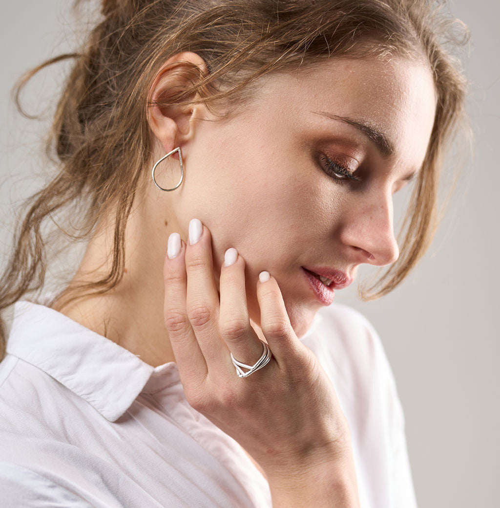 Minimal silver DRoP earrings / Black or Matte Silver