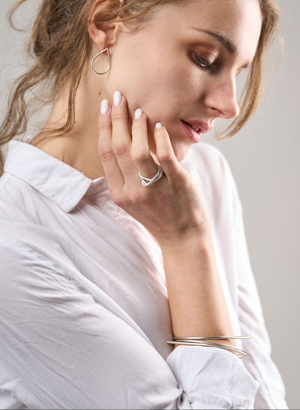 Mono silver teardrop bangle
