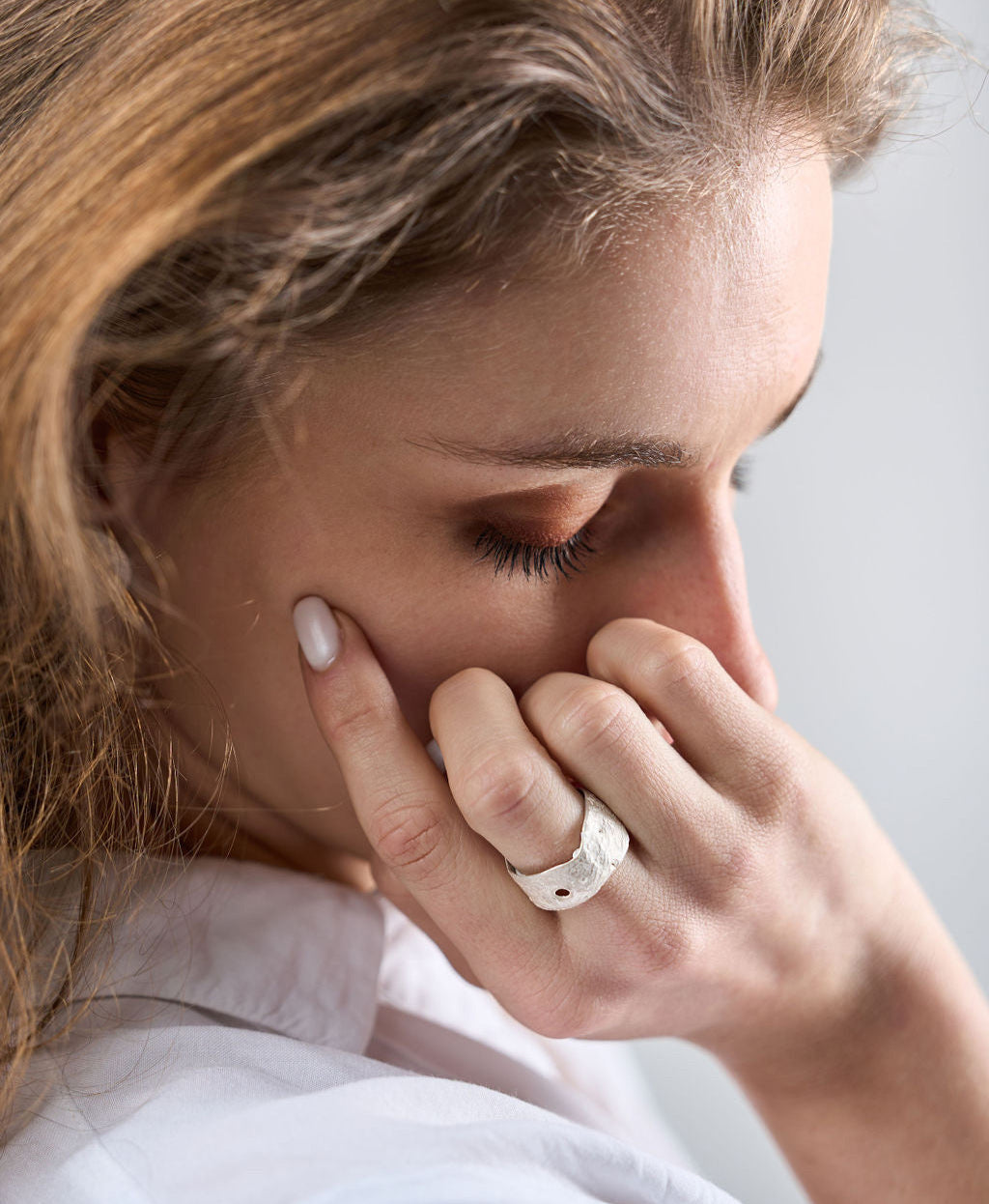 Bold texture silver ring / white or black silver