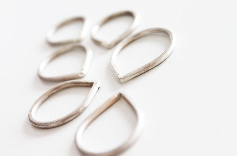 Set of two dainty silver teardrop unisex ring