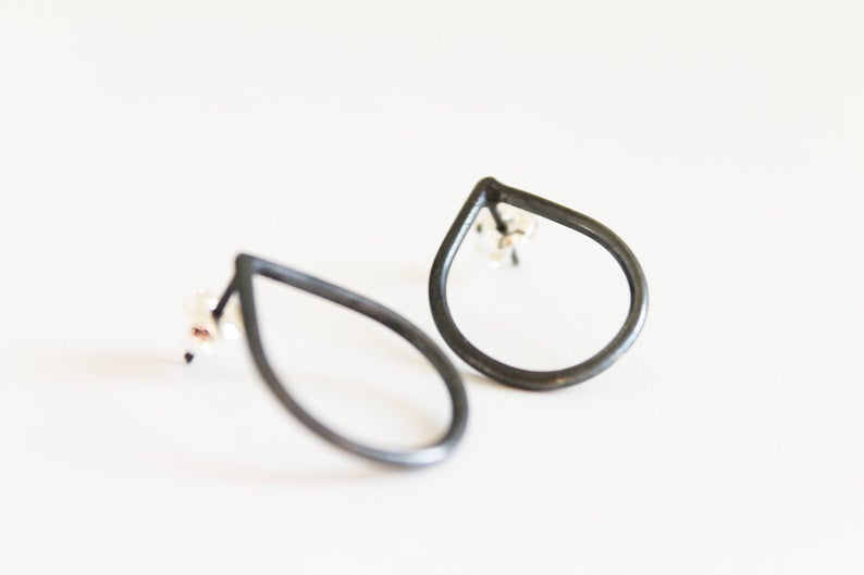 Minimal silver DRoP earrings / Black or Matte Silver