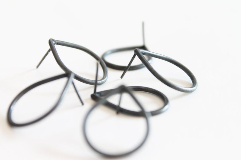 Minimal silver DRoP earrings / Black or Matte Silver