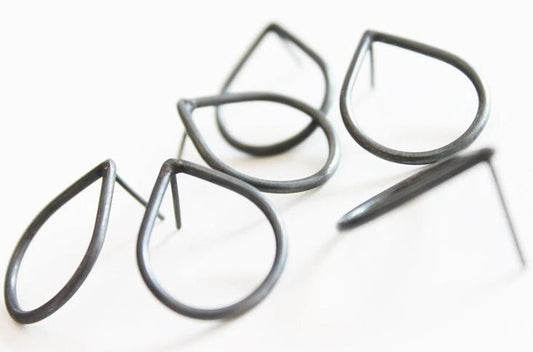 Minimal silver DRoP earrings / Black or Matte Silver