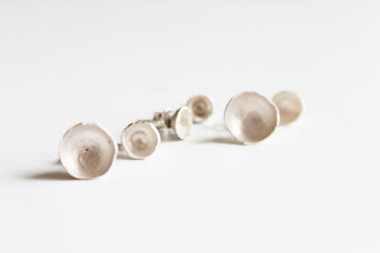 Everyday oval silver studs // white or black silver