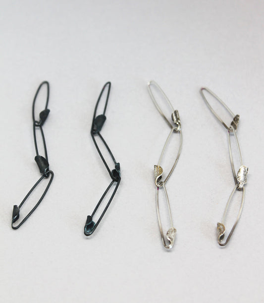 Silver pins chain earrings / Silver or Blaci