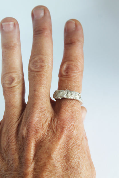 Unique silver bold ring