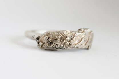 Unique silver bold ring