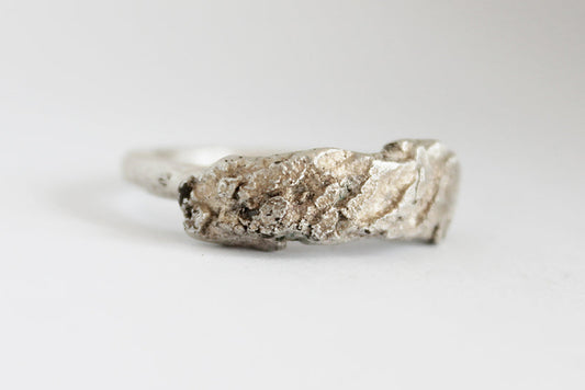 Unique silver bold ring