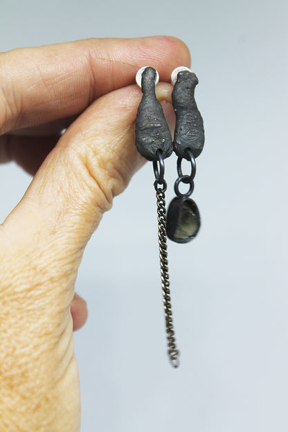 DisOrder * Mismatched mixed metal earrings / white, green or black