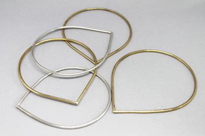 Minimal unisex set / 2 brass bangles