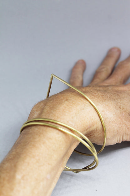 Minimal unisex set / 2 brass bangles