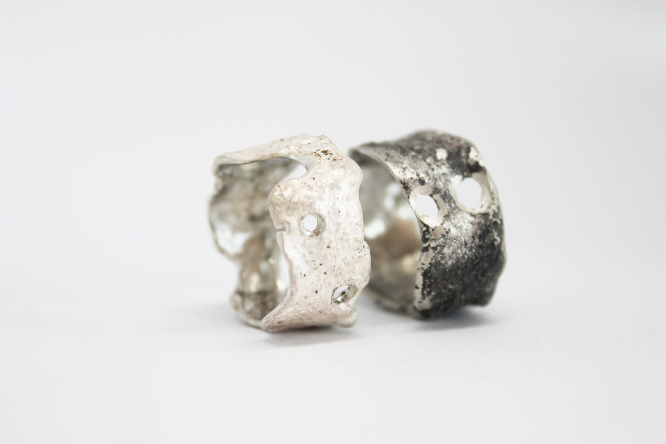 Bold texture silver ring / white or black silver