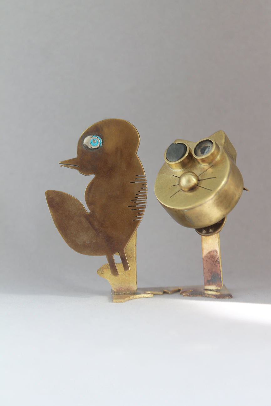 Birdie pin brooch
