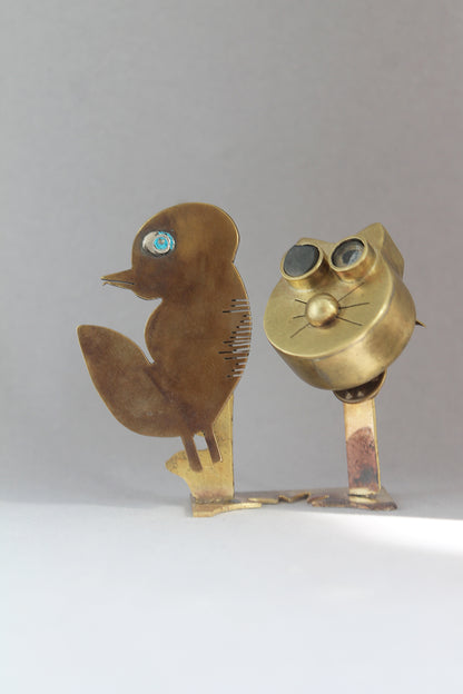 Birdie pin brooch