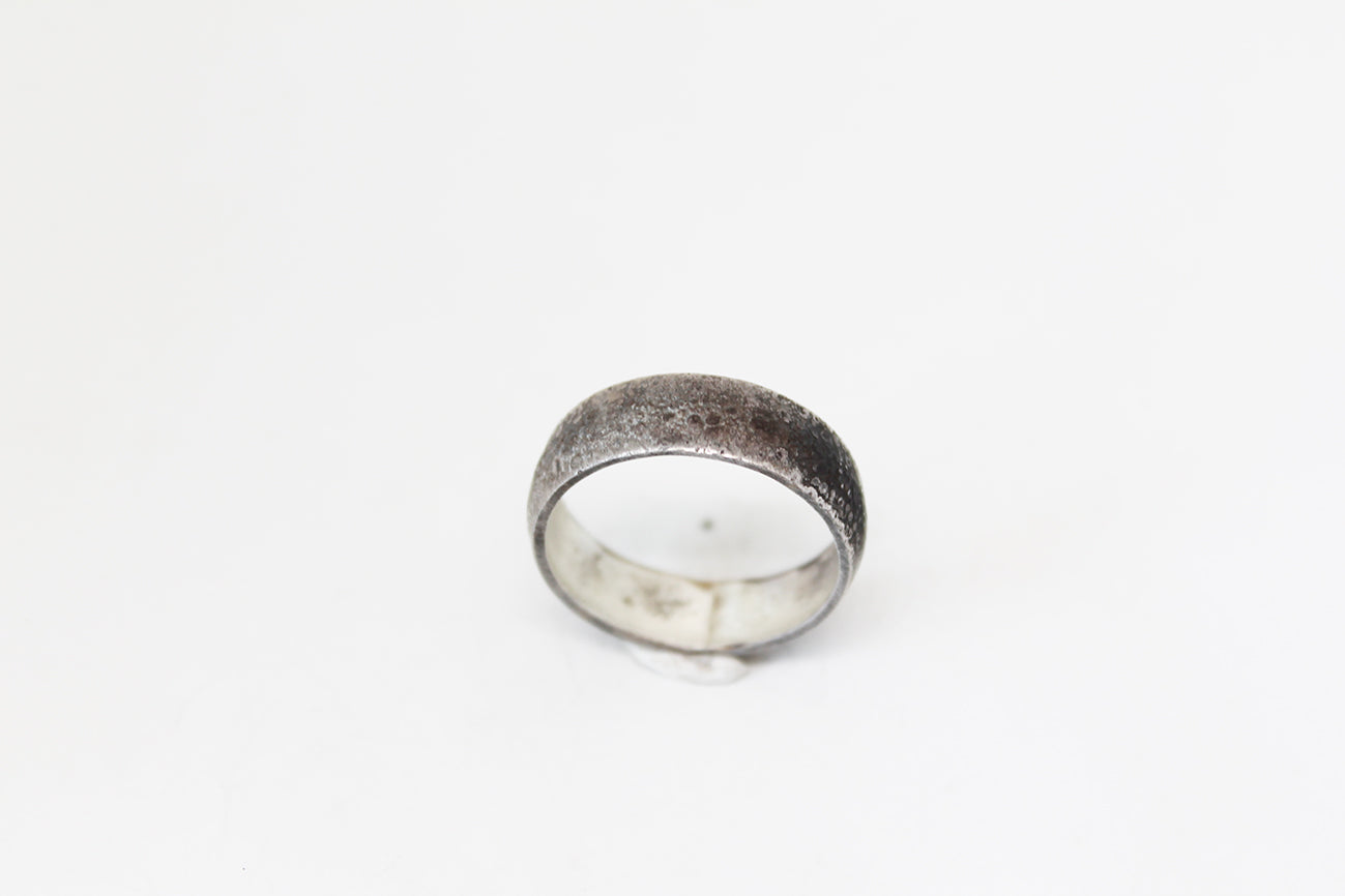 Unisex black silver ring