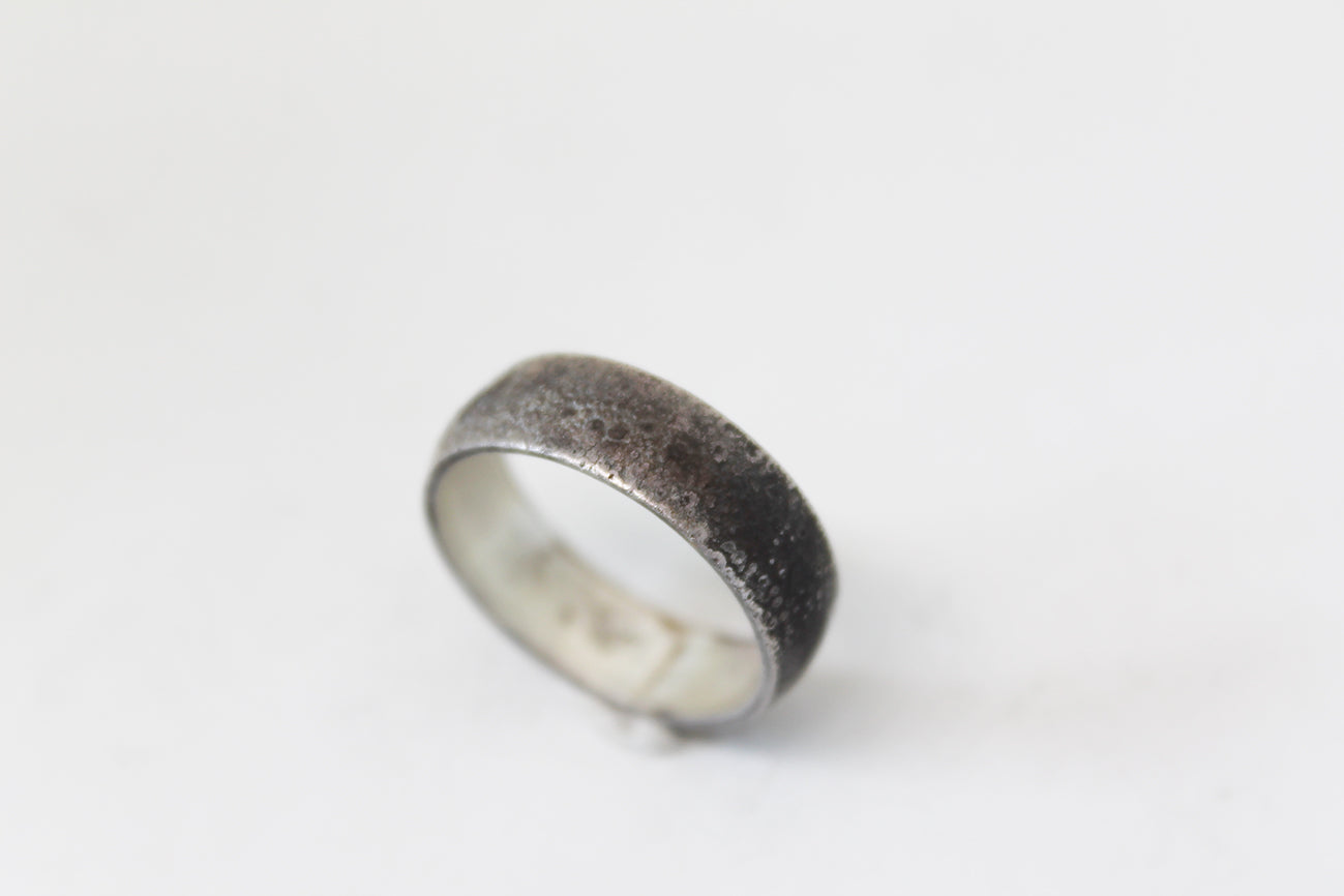 Unisex black silver ring