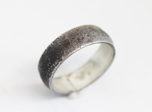 Unisex black silver ring