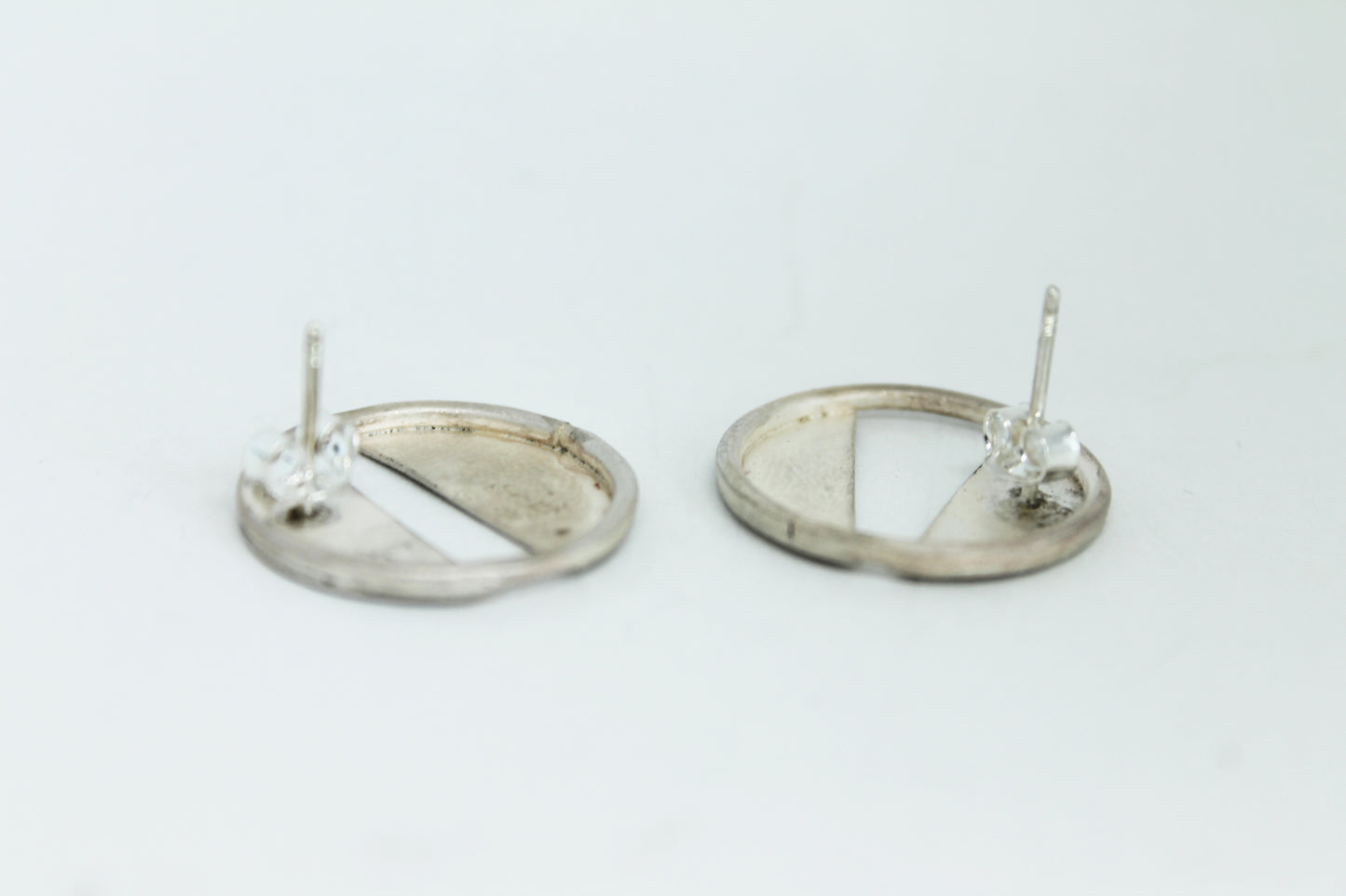 Unique round silver earrings