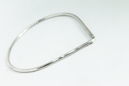 Mono silver teardrop bangle