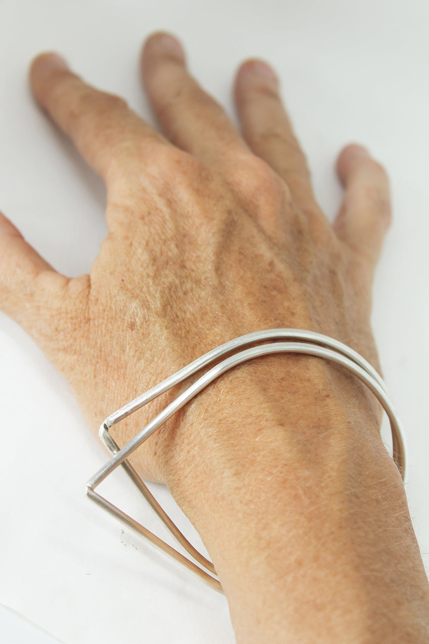 Minimal silver unisex bangle(s) / single or pair