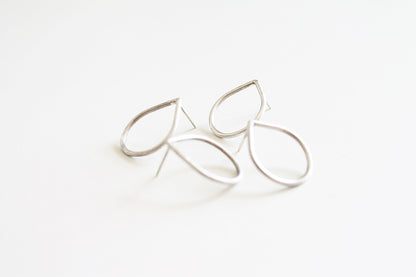 Minimal silver DRoP earrings / Black or Matte Silver