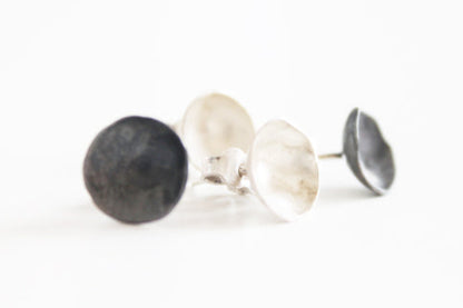 Everyday oval silver studs // white or black silver