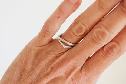 Set of two dainty silver teardrop unisex ring