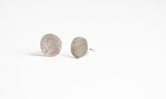 Minimal Round Silver Everyday Studs